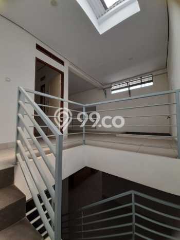 Rumah Strategis Modern Lb 135m2 di Cengkareng, Jakarta Barat Rumah Strategis Modern Lb 135m2 di Cengkareng, Jakarta Barat
