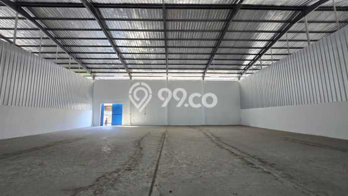 LOKASI BISNIS! Gudang For Rent di Penjaringan, Luas 1008m2m², Area Utama LOKASI BISNIS! Gudang For Rent di Penjaringan, Luas 1008m2m², Area Utama