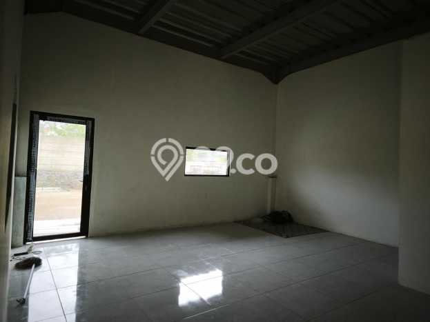 Unit Gudang Paling Strategis di Jambe Tangerang dengan LB 1000m2 Unit Gudang Paling Strategis di Jambe Tangerang dengan LB 1000m2