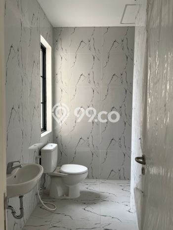 For Sale Rumah 5 Kamar Lokasi Ideal Bagus dan Strategis di Sindang Jaya For Sale Rumah 5 Kamar Lokasi Ideal Bagus dan Strategis di Sindang Jaya