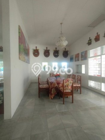 Hunian Eksklusif Siap Huni LT 881m2 di Genteng, Surabaya Hunian Eksklusif Siap Huni LT 881m2 di Genteng, Surabaya