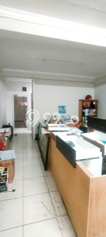 Ruko Dijual di Surabaya LT 76m2 & LB 228m2 Lokasi Terbaik! Ruko Dijual di Surabaya LT 76m2 & LB 228m2 Lokasi Terbaik!