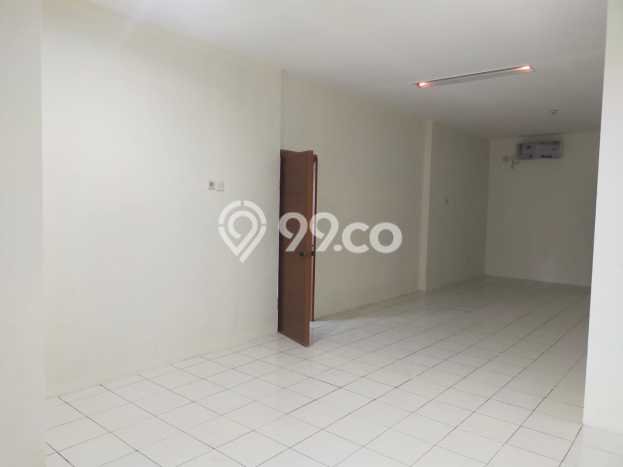 Ruko Dijual di Jakarta Barat LT 126m2 & LB 250m2 Lokasi Terbaik! Ruko Dijual di Jakarta Barat LT 126m2 & LB 250m2 Lokasi Terbaik!