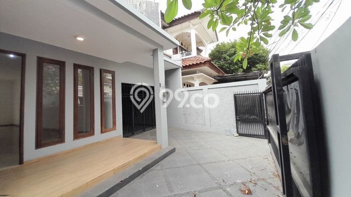 Rumah Luxury Modern Tanpa Renovasi di Pejaten Jakarta Selatan Rumah Luxury Modern Tanpa Renovasi di Pejaten Jakarta Selatan