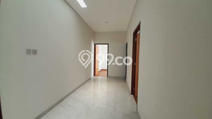 For Sale Rumah 4 Kamar Lokasi Ideal Nyaman dan Strategis di Cinere For Sale Rumah 4 Kamar Lokasi Ideal Nyaman dan Strategis di Cinere