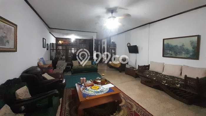 Rumah Elit Modern Tanpa Renovasi di Jati Padang Jakarta Selatan Rumah Elit Modern Tanpa Renovasi di Jati Padang Jakarta Selatan