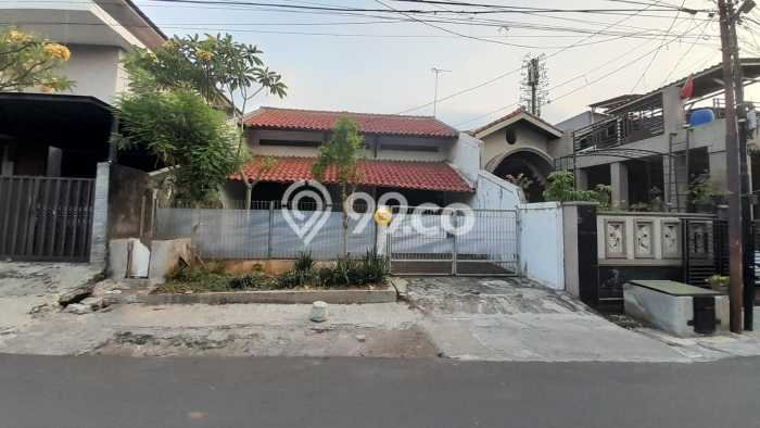 Rumah Elit Modern Tanpa Renovasi di Jati Padang Jakarta Selatan Rumah Elit Modern Tanpa Renovasi di Jati Padang Jakarta Selatan