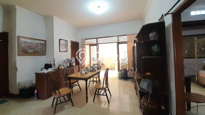 Rumah Mewah LB 180m2 Siap Pakai Desain Elegan di Pejaten, Jakarta Selatan Rumah Mewah LB 180m2 Siap Pakai Desain Elegan di Pejaten, Jakarta Selatan