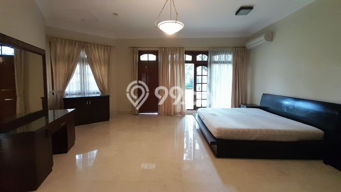SPECIAL LISTING! Rumah area Pejaten, 5 KT, Akses Fasilitas, Luas 1200m² LB 600m² SPECIAL LISTING! Rumah area Pejaten, 5 KT, Akses Fasilitas, Luas 1200m² LB 600m²