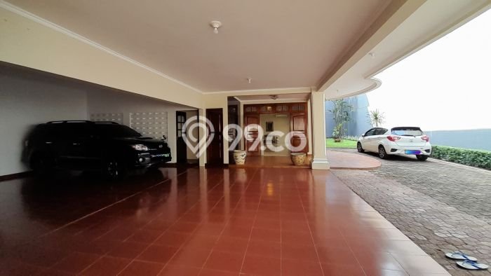SPECIAL LISTING! Rumah area Pejaten, 5 KT, Akses Fasilitas, Luas 1200m² LB 600m² SPECIAL LISTING! Rumah area Pejaten, 5 KT, Akses Fasilitas, Luas 1200m² LB 600m²