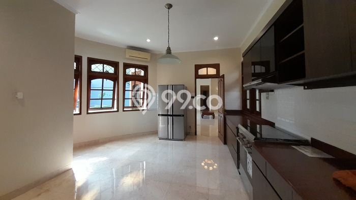 SPECIAL LISTING! Rumah area Pejaten, 5 KT, Akses Fasilitas, Luas 1200m² LB 600m² SPECIAL LISTING! Rumah area Pejaten, 5 KT, Akses Fasilitas, Luas 1200m² LB 600m²
