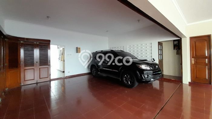 SPECIAL LISTING! Rumah area Pejaten, 5 KT, Akses Fasilitas, Luas 1200m² LB 600m² SPECIAL LISTING! Rumah area Pejaten, 5 KT, Akses Fasilitas, Luas 1200m² LB 600m²