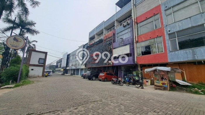 Ruko Dijual di Jakarta Timur LT 216m2 & LB 972m2 Lokasi Terbaik! Ruko Dijual di Jakarta Timur LT 216m2 & LB 972m2 Lokasi Terbaik!