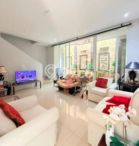 Rumah Minimalis 3 KT di Bintaro Tangerang Selatan Semi Furnished Rumah Minimalis 3 KT di Bintaro Tangerang Selatan Semi Furnished