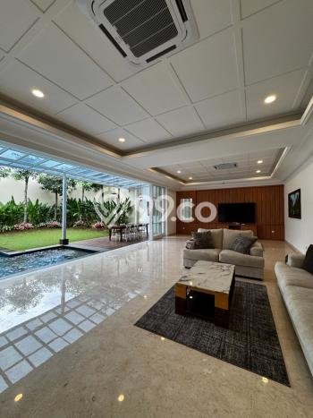 Hunian Elit LB 760m2 Siap Pakai Desain Elegan di Kemang, Jakarta Selatan Hunian Elit LB 760m2 Siap Pakai Desain Elegan di Kemang, Jakarta Selatan