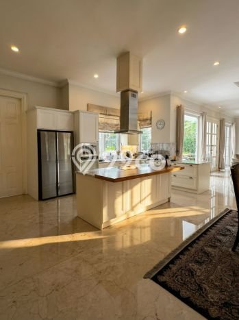 Rumah Elit Modern Tanpa Renovasi di Kemang Jakarta Selatan Rumah Elit Modern Tanpa Renovasi di Kemang Jakarta Selatan