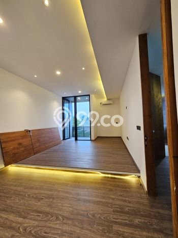 Ready to Use! Luxury House LT 661m2 Desain Modern di Ampera Ready to Use! Luxury House LT 661m2 Desain Modern di Ampera