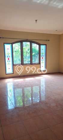 Lokasi strategis! Rumah siap pakai dikontrakkan di Cinere LB 300m2 Lokasi strategis! Rumah siap pakai dikontrakkan di Cinere LB 300m2