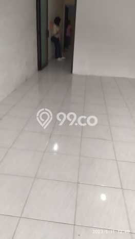 Ruko untuk disewa di Jebres punya LT 109m2 & LB 109m2 harga sewa kompetitif Ruko untuk disewa di Jebres punya LT 109m2 & LB 109m2 harga sewa kompetitif