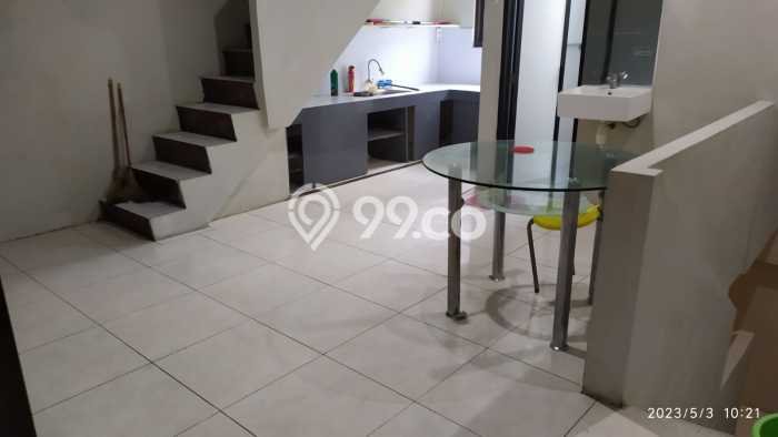 Ruko untuk disewa di Jebres punya LT 109m2 & LB 109m2 harga sewa kompetitif Ruko untuk disewa di Jebres punya LT 109m2 & LB 109m2 harga sewa kompetitif