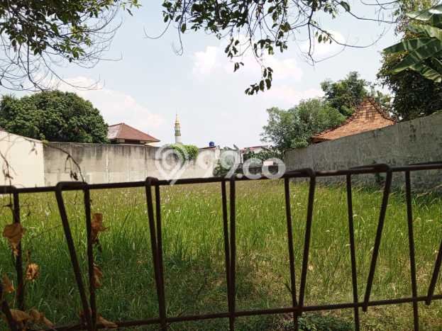Tanah Dijual di Tangerang Selatan Seluas 915m2 Strategis Tanah Dijual di Tangerang Selatan Seluas 915m2 Strategis
