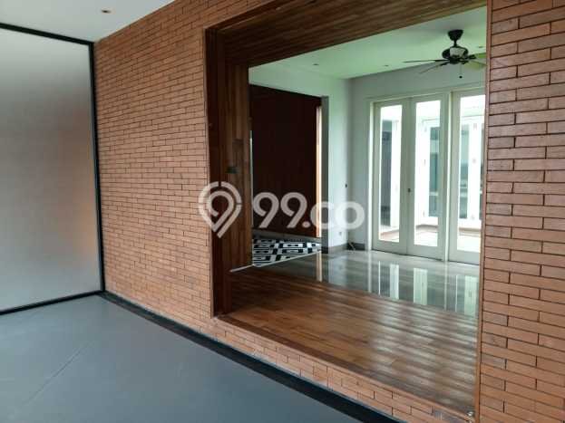 Hunian Mewah Dijual LT 423m2 di Kebon Jeruk, Jakarta Barat Hunian Mewah Dijual LT 423m2 di Kebon Jeruk, Jakarta Barat