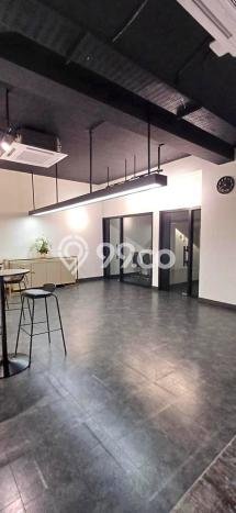 UNIT SPESIAL! Rumah area Kebayoran Baru, 4 KT, Dekat Fasilitas, LT 500m2m² Bangunan 382m2m² UNIT SPESIAL! Rumah area Kebayoran Baru, 4 KT, Dekat Fasilitas, LT 500m2m² Bangunan 382m2m²