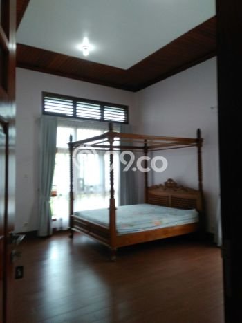 Rumah Elit LB 500m2 Siap Huni Desain Elegan di Bintaro, Tangerang Selatan Rumah Elit LB 500m2 Siap Huni Desain Elegan di Bintaro, Tangerang Selatan
