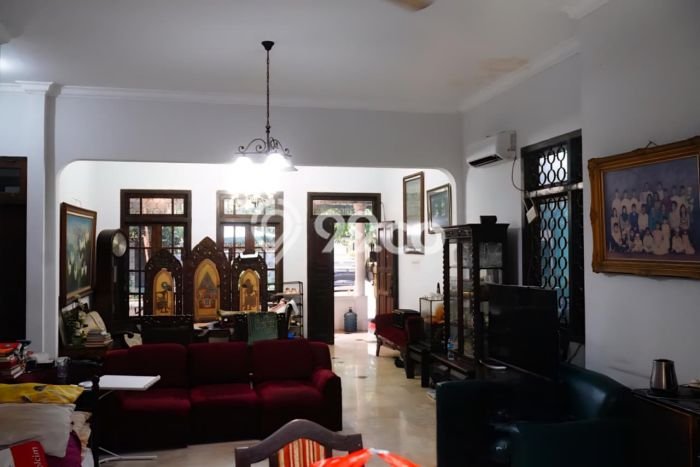 Hunian Mewah Siap Huni LT 334m2 di Kebayoran Baru, Jakarta Selatan Hunian Mewah Siap Huni LT 334m2 di Kebayoran Baru, Jakarta Selatan