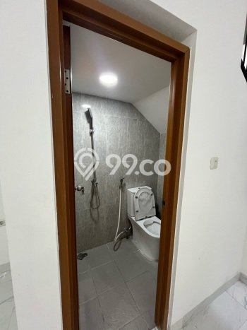 Rumah Mewah LB 190m2 Siap Huni Desain Elegan di Pluit, Jakarta Utara Rumah Mewah LB 190m2 Siap Huni Desain Elegan di Pluit, Jakarta Utara