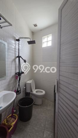 Rumah Strategis Modern Lb 160m2 di Cengkareng, Jakarta Barat Rumah Strategis Modern Lb 160m2 di Cengkareng, Jakarta Barat