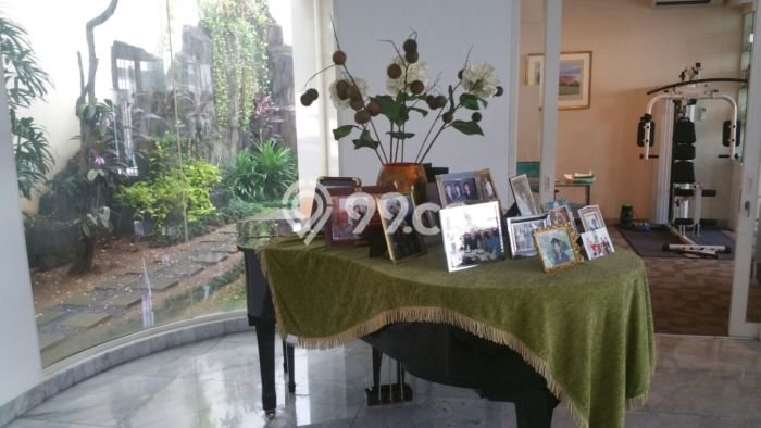 Jual Rumah Luas Megah Dengan View Eksklusif di Pondok Indah, Jakarta Selatan Jual Rumah Luas Megah Dengan View Eksklusif di Pondok Indah, Jakarta Selatan