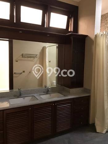 LOKASI STRATEGIS! Rumah kawasan Kebayoran Baru, Akses ke Stasiun, 2 KM, Luas 330m² LB 440m² LOKASI STRATEGIS! Rumah kawasan Kebayoran Baru, Akses ke Stasiun, 2 KM, Luas 330m² LB 440m²