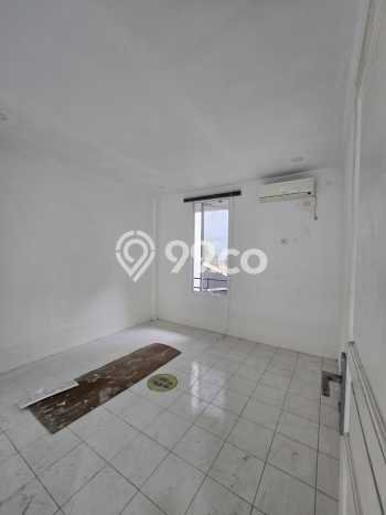 Rumah Luxury Modern Tanpa Renovasi di Pondok Indah Jakarta Selatan Rumah Luxury Modern Tanpa Renovasi di Pondok Indah Jakarta Selatan