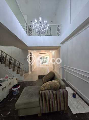 Rumah Luxury Modern Tanpa Renovasi di Pondok Indah Jakarta Selatan Rumah Luxury Modern Tanpa Renovasi di Pondok Indah Jakarta Selatan