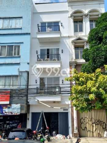 Ruko Dijual di Kebayoran Lama LT 134m2, LB 450m2 untuk Investasi Ruko Dijual di Kebayoran Lama LT 134m2, LB 450m2 untuk Investasi