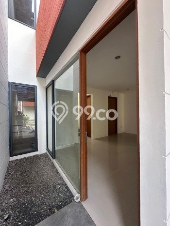 Rumah Strategis Modern Lb 94m2 di Jagakarsa, Jakarta Selatan Rumah Strategis Modern Lb 94m2 di Jagakarsa, Jakarta Selatan