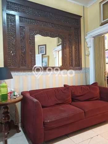 Siap Huni Hunian Elit 7 Kamar di Kebayoran Lama Dekat ke Mana Saja Siap Huni Hunian Elit 7 Kamar di Kebayoran Lama Dekat ke Mana Saja