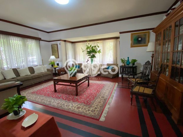 Siap Huni Rumah Mewah 4 Kamar di Menteng Dekat ke Mana Saja Siap Huni Rumah Mewah 4 Kamar di Menteng Dekat ke Mana Saja