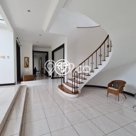 Rumah Mewah LB 700m2 Siap Huni Desain Elegan di Pondok Indah, Jakarta Selatan Rumah Mewah LB 700m2 Siap Huni Desain Elegan di Pondok Indah, Jakarta Selatan
