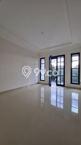 Hunian Mewah Dijual LT 232m2 di Duren Sawit, Jakarta Timur Hunian Mewah Dijual LT 232m2 di Duren Sawit, Jakarta Timur
