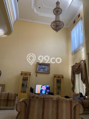 Hunian Elit LB 350m2 Siap Pakai Desain Elegan di Pondok Kelapa, Jakarta Timur Hunian Elit LB 350m2 Siap Pakai Desain Elegan di Pondok Kelapa, Jakarta Timur