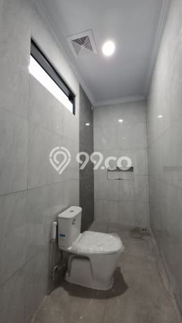 Ready to Use! Luxury House LT 114m2 Desain Modern di Pondok Kelapa Ready to Use! Luxury House LT 114m2 Desain Modern di Pondok Kelapa