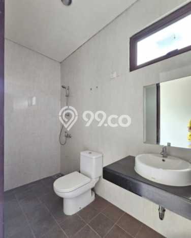 Dijual Hunian Rumah Terawat 4 KT di BSD, Tangerang Dijual Hunian Rumah Terawat 4 KT di BSD, Tangerang