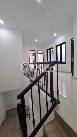 Hunian Mewah Dijual LT 232m2 di Duren Sawit, Jakarta Timur Hunian Mewah Dijual LT 232m2 di Duren Sawit, Jakarta Timur