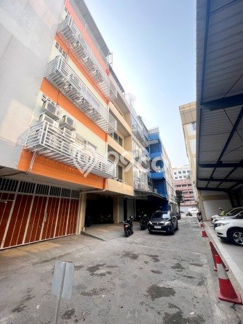 HOT LISTING! Rumah Untuk Investasi di Harmoni, LT 94m² LB 450m² HOT LISTING! Rumah Untuk Investasi di Harmoni, LT 94m² LB 450m²