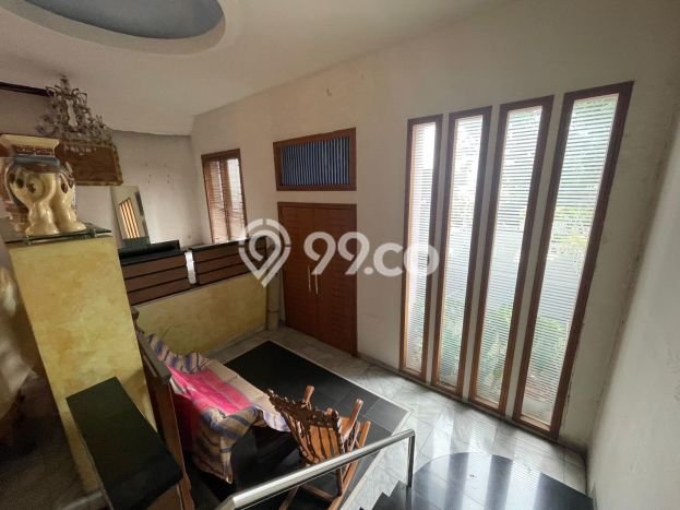 Rumah Mewah LB 185m2 Siap Pakai Desain Elegan di Cawang, Jakarta Timur Rumah Mewah LB 185m2 Siap Pakai Desain Elegan di Cawang, Jakarta Timur