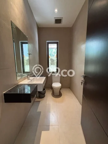 Dijual Rumah Mewah Elegan Dengan View Cantik di Pulomas, Jakarta Timur Dijual Rumah Mewah Elegan Dengan View Cantik di Pulomas, Jakarta Timur