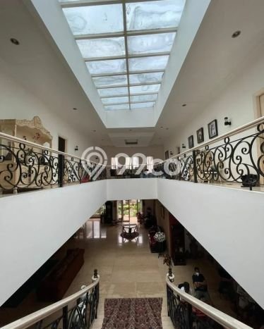Rumah Nyaman dengan Luas Tanah 708m2m² di Lokasi Serpong, Tangerang Selatan Rumah Nyaman dengan Luas Tanah 708m2m² di Lokasi Serpong, Tangerang Selatan