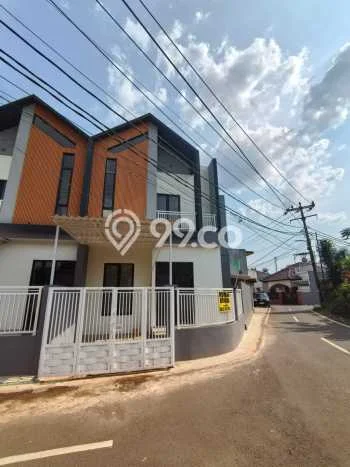 For Sale Rumah 3 Kamar Lokasi Strategis Bagus dan Strategis di Serpong For Sale Rumah 3 Kamar Lokasi Strategis Bagus dan Strategis di Serpong